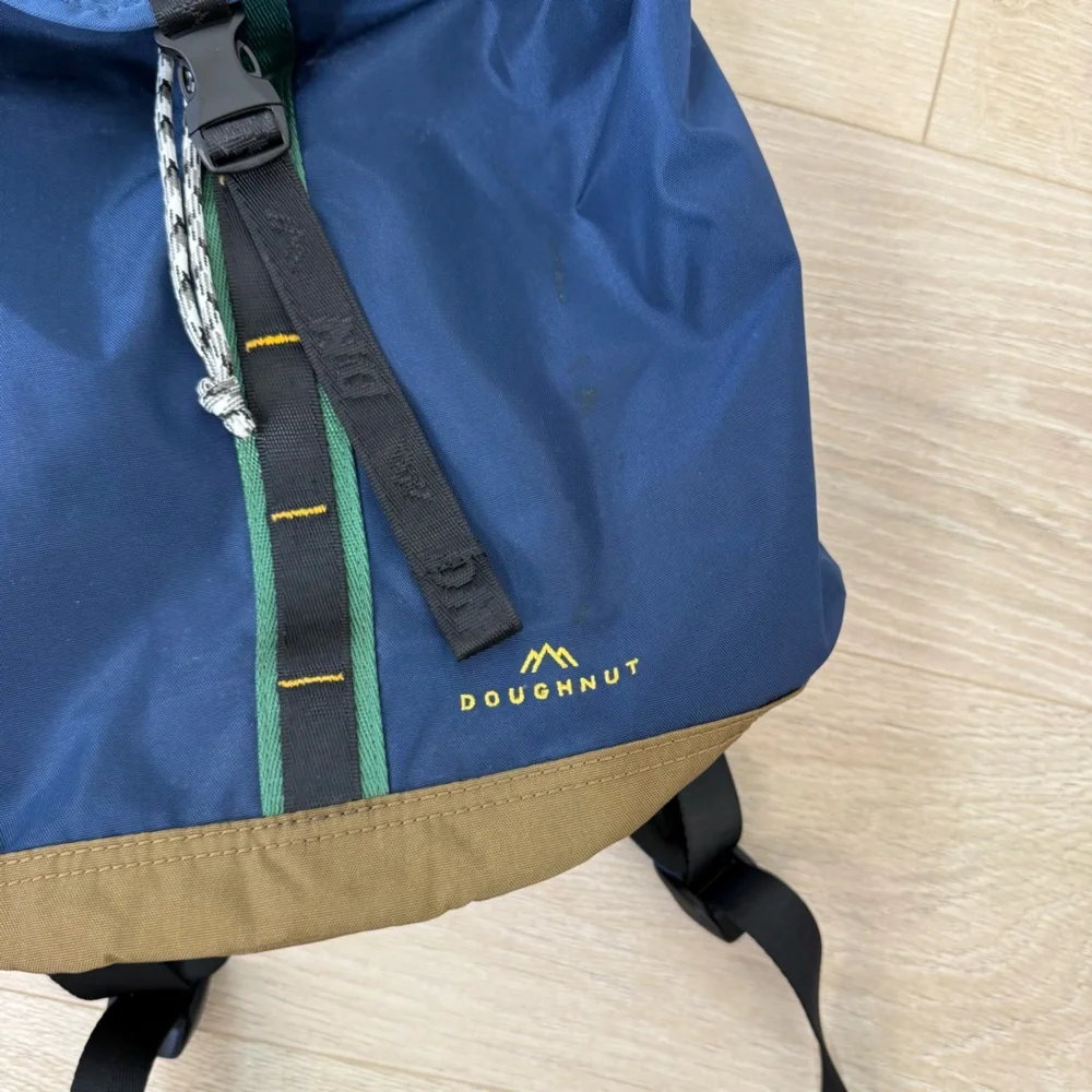 Doughnut Blue Bouncy 21L Travel Backpack